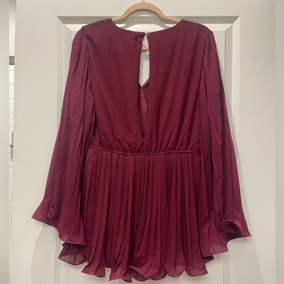 Mod On Trend Romper - Picture 2 of 3